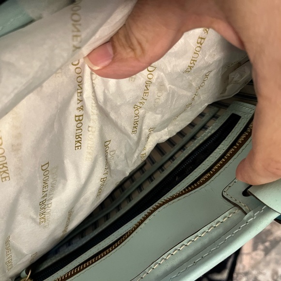 SOLD!! BNWT DOONEY & BOURKE BAG W/DUSTBAG - Picture 6 of 11